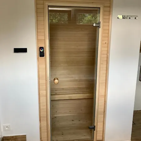 Sara Z Sauna