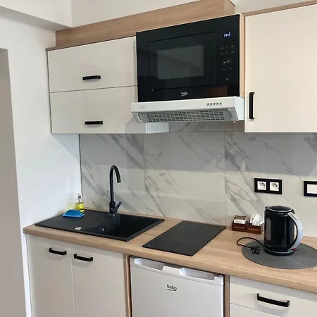 Sara Z Sauna * 乌斯特龙