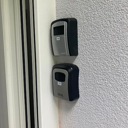 Sara Z Sauna * 乌斯特龙