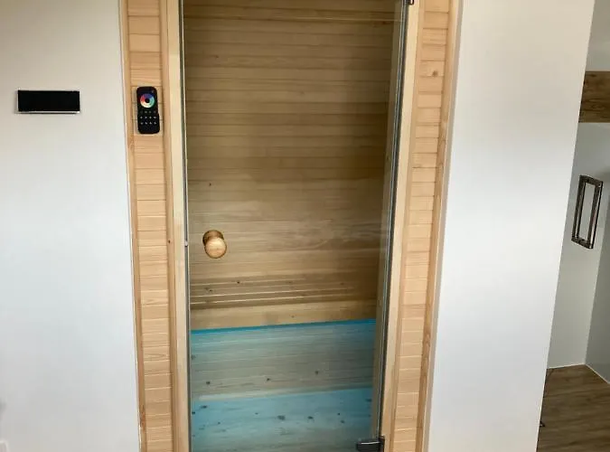 Sara Z Sauna *