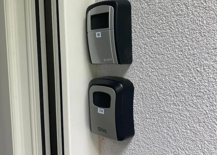 Sara Z Sauna * 乌斯特龙